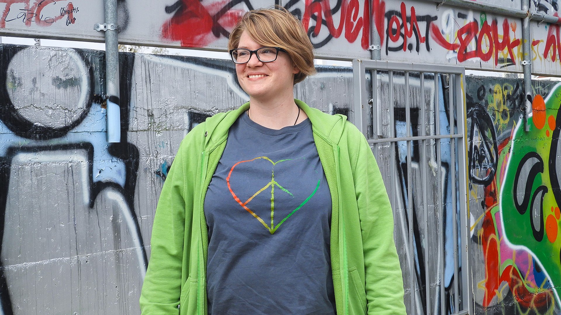 Heart Peace Sign - Shirt - Women